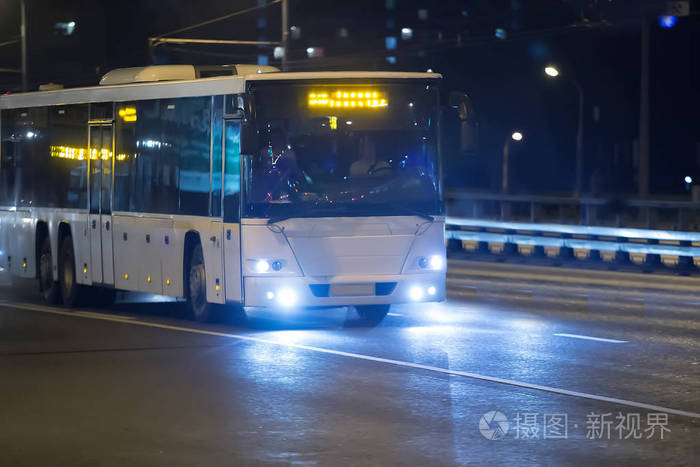 *2981px无水印下载免费10次/天下载小样发票合同问题/举报公交车绕