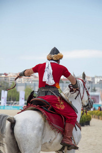 土耳其的骑马民族服装例子