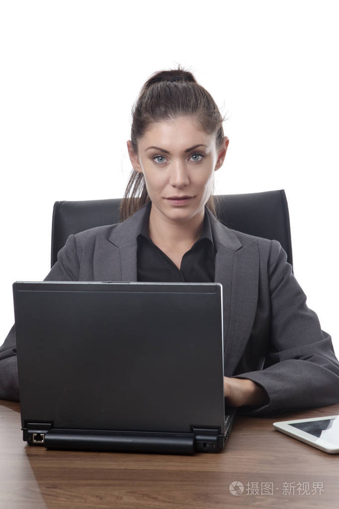 在办公室努力工作照片-正版商用图片0ueczs-摄图新视界