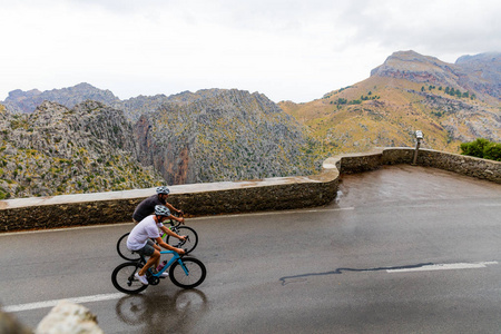 骑自行车骑起来普伊赫主要峰值在马略卡岛