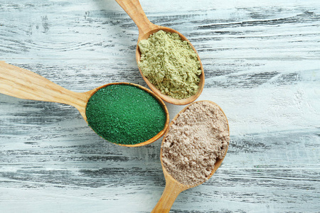不同的超级食物粉末照片