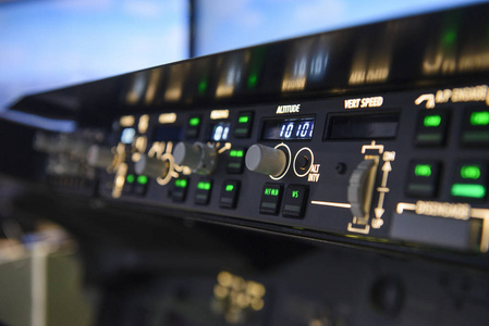 飞机自动驾驶仪高度控制平板显示器