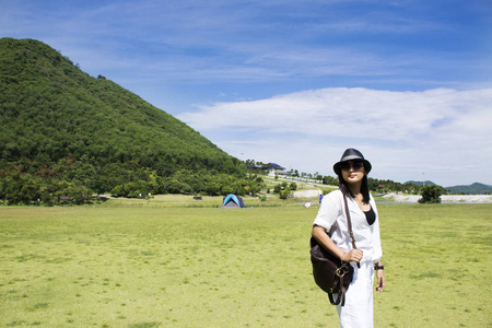 泰国女子旅游及冒充拍照在昌华人皇家倡议项目