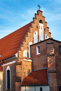 在波兹南的哥特式教堂的正面