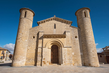 著名的罗马式教堂圣马丁 de 旅游在 Fromista, 帕伦西亚, 西班牙