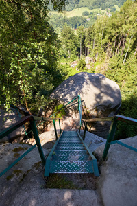 村庄马拉斯卡拉城附近的砂岩岩石在保护区波希米亚乐园 捷克拉吉, 布拉格区域, 捷克共和国, 中欧