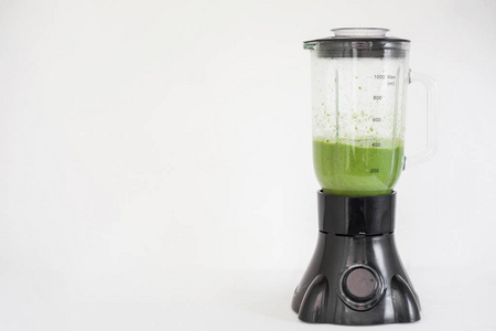 搅拌机果汁绿色果汁苹果菠菜香蕉照片