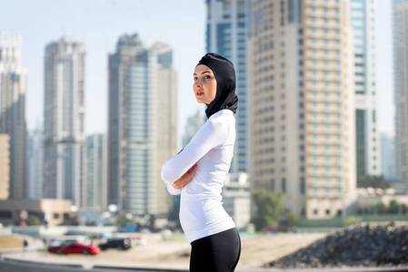 阿拉伯女子户外训练