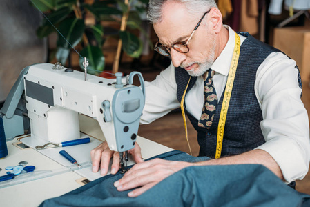 匠心裁缝图片-匠心裁缝素材-匠心裁缝插画-摄图新视界