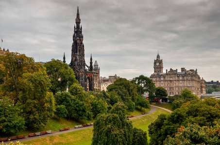 爱丁堡城市与大教堂塔和公园, 苏格兰