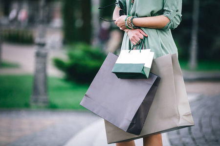 排队买衣服图片