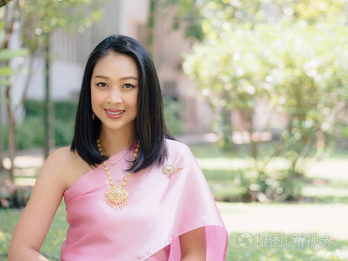 泰国妇女在传统泰国服装普通古代夫人照片-正版商用图片0uhx2x-摄图新