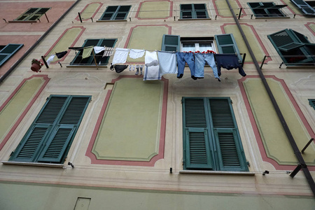 热那亚意大利房子挂的衣服