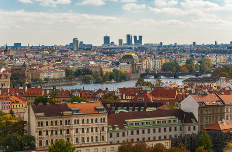 布拉格，Czezh 共和国。老两景区秋鸟瞰图