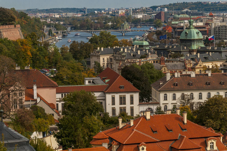 布拉格，Czezh 共和国。老两景区秋鸟瞰图