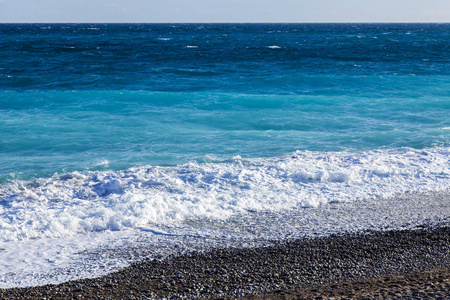 地中海上风景如画的海浪线