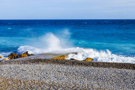 地中海上风景如画的海浪线