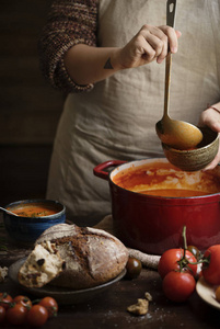 服务番茄汤食品摄影食谱创意