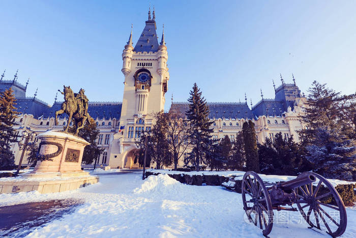 雅西镇中央广场文化宫, 雪冬日落, 罗马尼亚