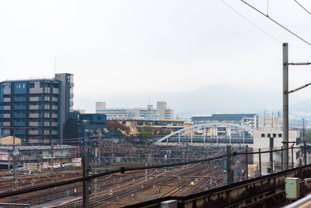 日本京都火车站的景观。复制文本空间