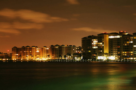 从海到夜, 南城市的景色, 背景