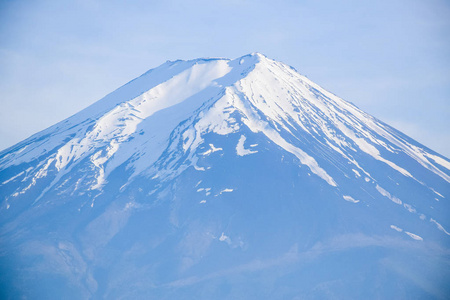 从日本河口看富士山峰