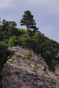 图为美国高级湖上的岩石国家公园。彩色纹理岩石背景