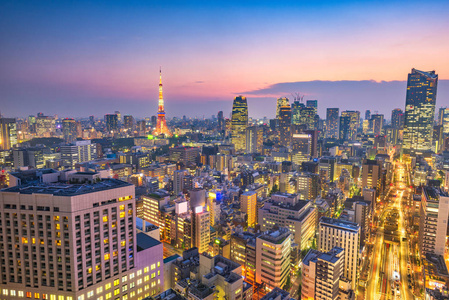 东京, 日本黄昏汐留区与东京塔的天际线