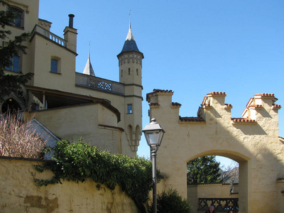 Schwangau 被称为 皇家城堡村, 它坐落在一座山下, 新天鹅堡和 Hohenschwangau 上升