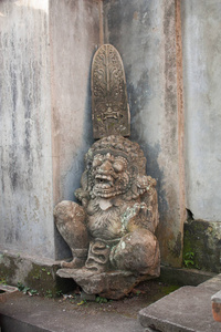 巴厘岛混凝土神雕像