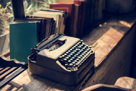 木桌复古打字机特写