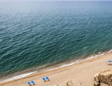 在卡莱利亚 de Mar，maresme 地区，西班牙加泰罗尼亚省巴塞罗那地中海海滩