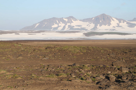 俄罗斯, 勘察 Mutnovsky 火山