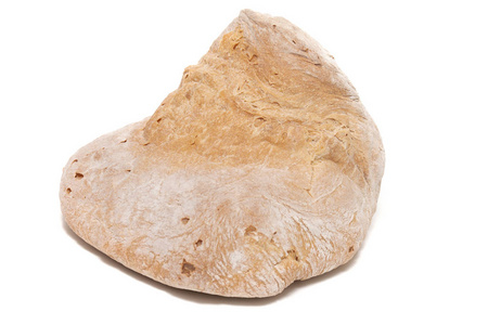 葡萄牙传统大面包在白色背景下被隔绝了
