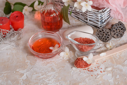 粉红色和红色盐, 水疗护肤, 肥皂和毛巾, 香味蜡烛, 芳香疗法