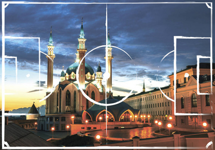 足球场计划的背景下, 清真寺 伊塞克湖谢里夫 晚上在喀山克里姆林宫, 鞑靼, 俄罗斯。2018国际世界锦标赛图片