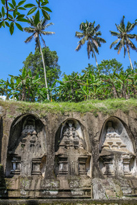 古龙洛高宜, 古庙和丧葬情结在 Tampaksiring, 巴厘岛, 印度尼西亚