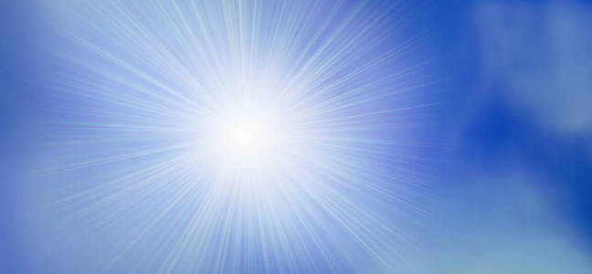 在蓝天上用散景灯图案显示的阳光.夏天, 假日, 乐趣, 概念照片