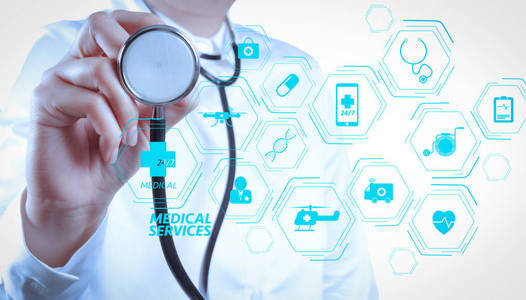 一般医疗服务 Gms 和一般从业人员 全球定位系统或家庭医生 图. 智能医生在现代医院中的虚拟屏幕处理