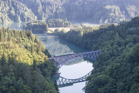 日本福岛 2017年6月17日 日本福岛地区列车只见线和只见河