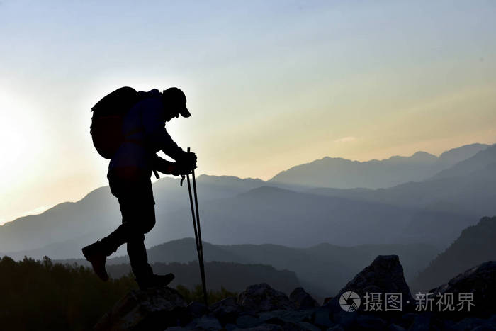 漫步高山, 跨越障碍, 融入自然