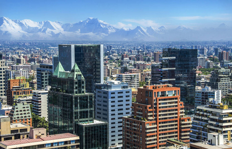 智利圣地亚哥金融区鸟瞰图。商务城圣地亚哥