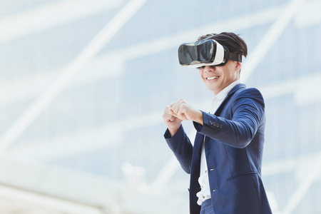 概念模拟技术业务, 商人在眼镜虚拟现实与城市背景