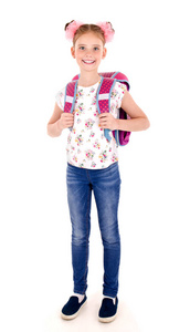 微笑快乐学校女孩的肖像与书包背包隔离在一个白色的背景教育概念