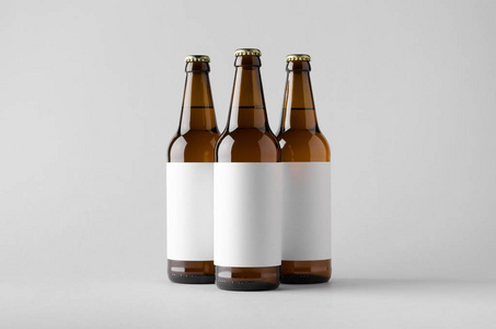 啤酒瓶模拟三瓶。空白标签