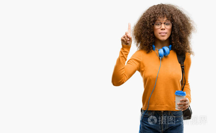 非洲裔美国学生妇女举起手指, 头号