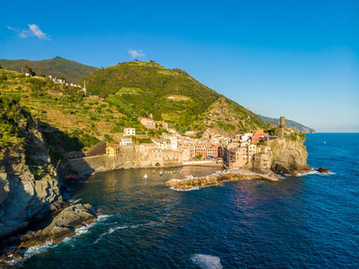 Vernazza 五渔村国家公园的村庄在意大利的海岸。意大利北部的 La 帕斯亚省鸟瞰图欧洲旅游胜地和景点