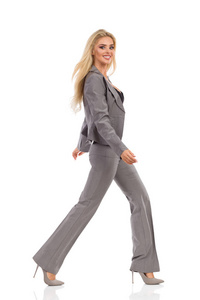 正侧面人像图片