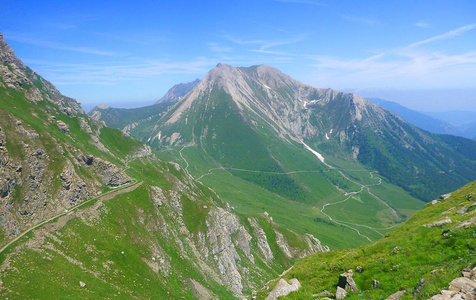 山谷全景