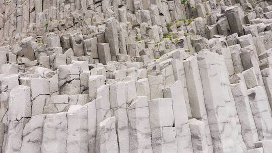 冰岛 Vik 城市附近的玄武岩柱